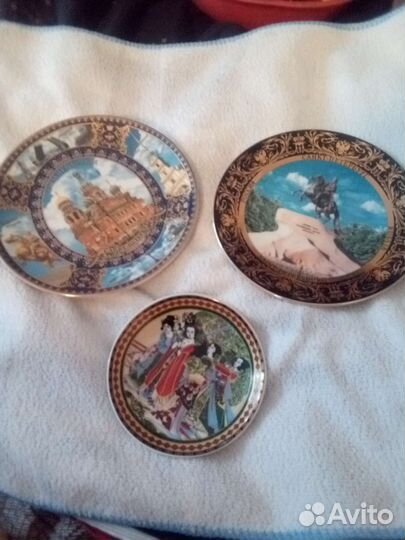 Сувениры:тарелки, колокольчики, магнитики