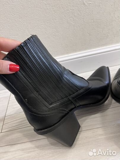 Ботильоны казаки 39 pull&bear