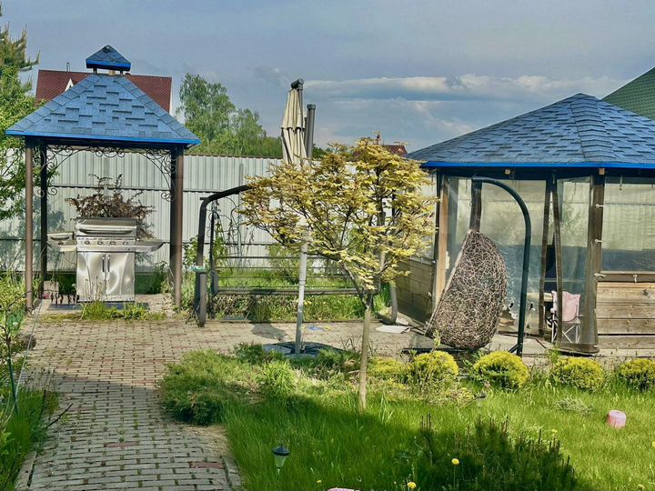 Коттедж 200 м² на участке 16 сот.