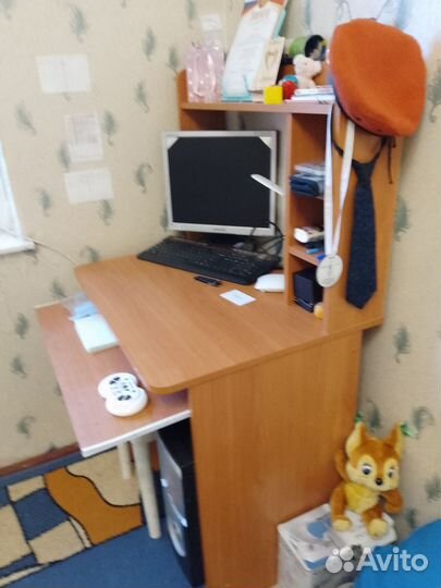 Компьютерный стол