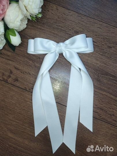 Школьные сине-белые бантики и белый бант