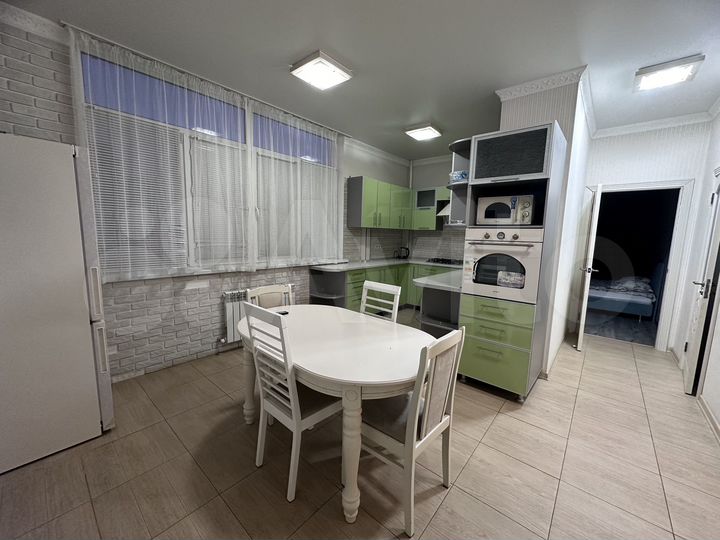 2-к. квартира, 65 м², 3/9 эт.