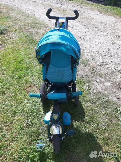 Детский трехколесный велосипед с ручкой