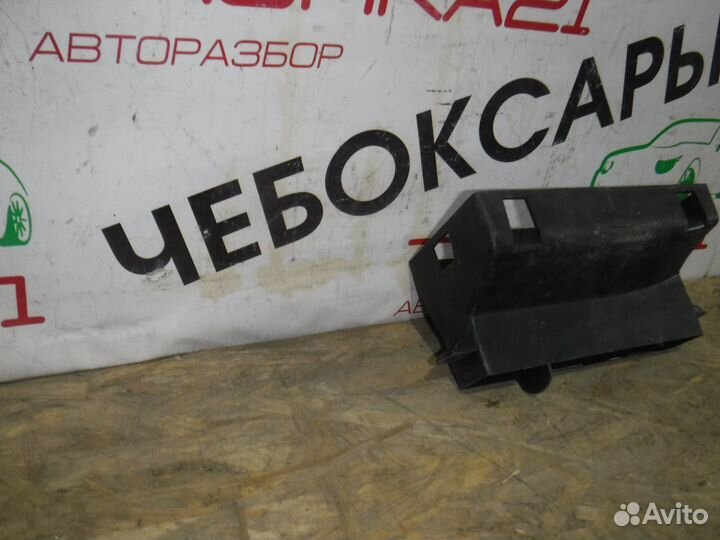 Воздухозаборник VW Polo (2010)