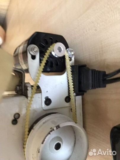 Оверлок «Yamata FN2-D» бытовой, рабочий