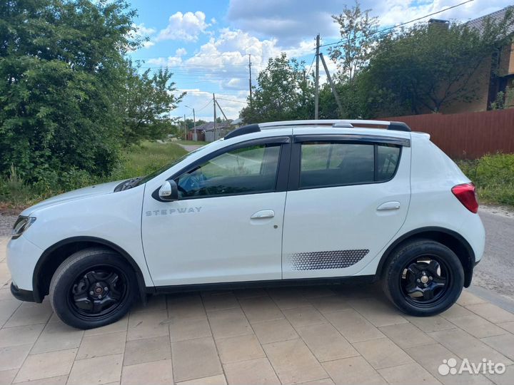 Renault Sandero 1.6 AT, 2017, 13 000 км