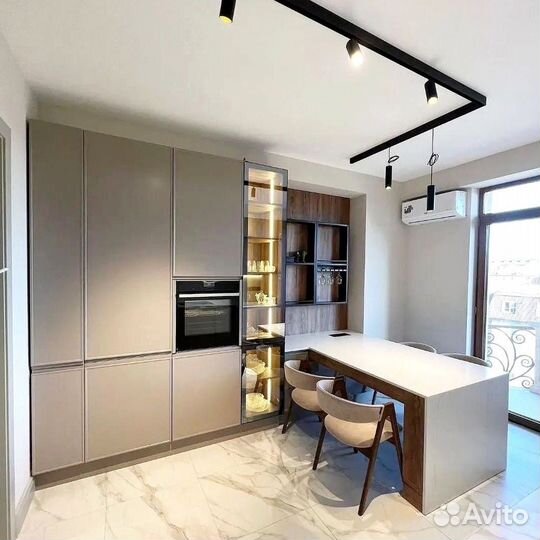 Кухонный гарнитур в современном стиле на заказ