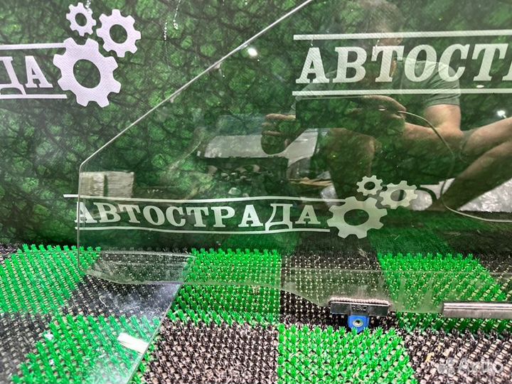 Стекло двери переднее левое Lexus Es 2012-2017