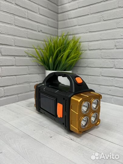 Фонарь на аккумуляторе с солнечной батареей