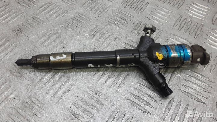 Форсунка топливная Mitsubishi L200 4 2010 1465A041