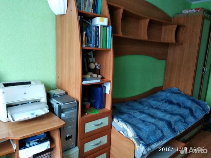 Мебель для детской б/у 5предметов: шкаф для одежды