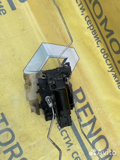 Замок передней правой двери Рено Дастер