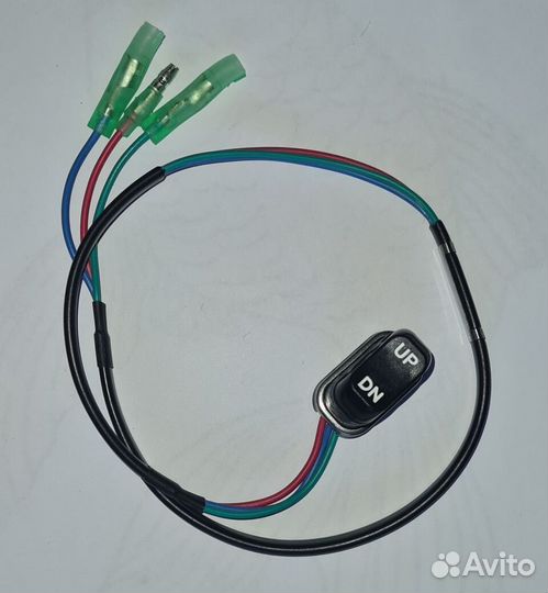 Кнопка гидроподъема пульта д/у Yamaha 703