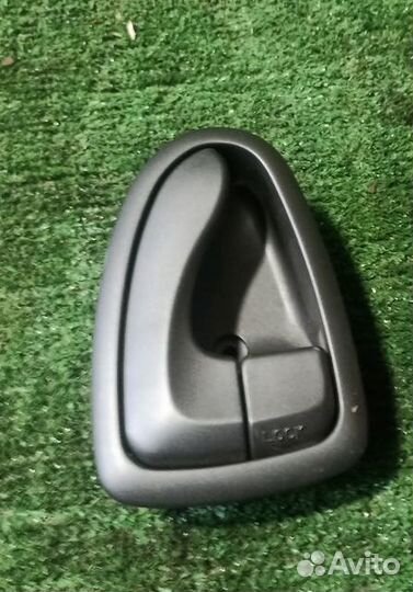 Ручка двери внутренняя правая Hyundai Accent II (1