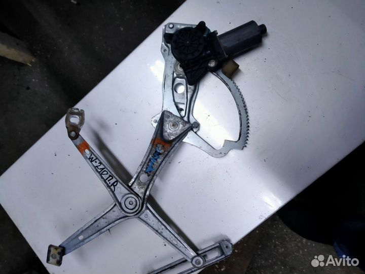 Стеклоподъёмник Передний правый Мерседес Бенц W210