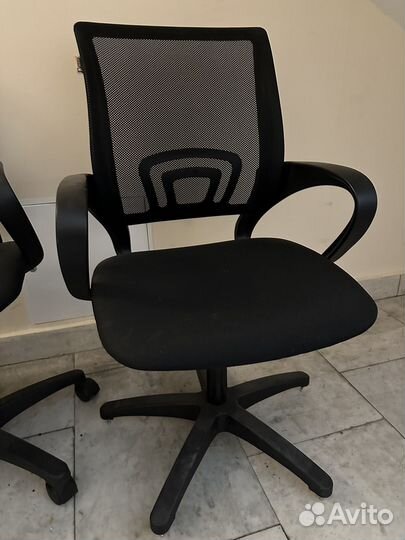 Офисное кресло