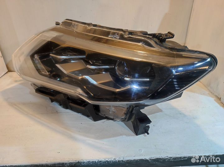 Nissan Х Trail T-32 фара Левая LED Оригинал