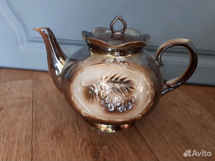 Посуда для чая и кофе, чайники, термосы