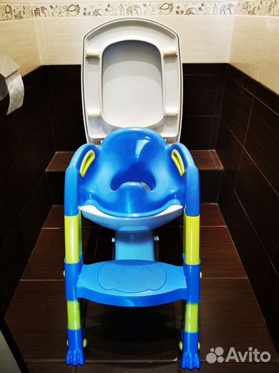 Сиденье на унитаз со ступенькой