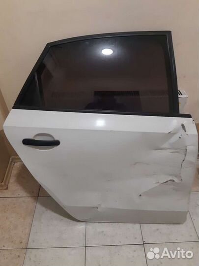 Дверь волкваген роло заднй правый