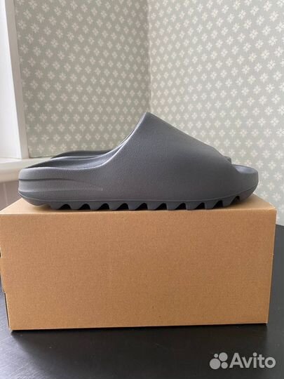 Yeezy Slide Grey Slate