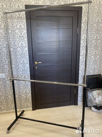 Вешалка напольная для одежды