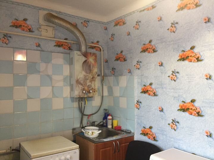 2-к. квартира, 42 м², 3/3 эт.