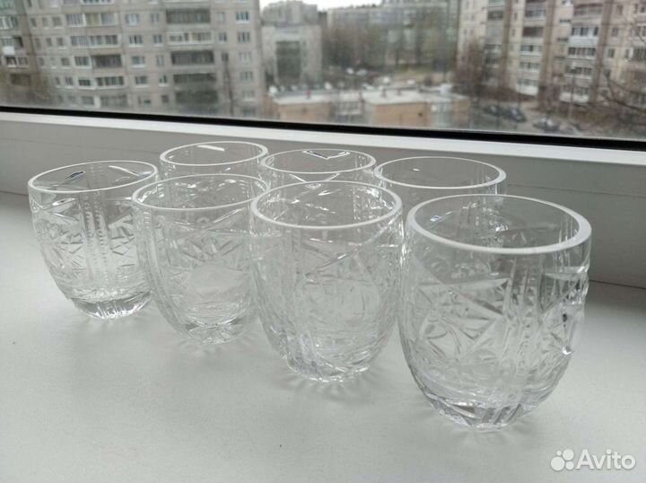 Хрустальные стопки и бокалы