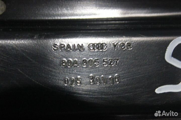 Кронштейн панели передней левый - Audi Q7