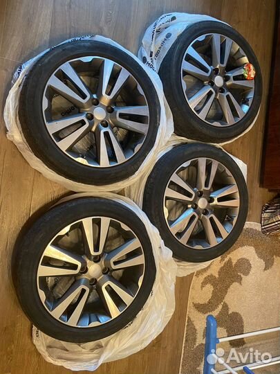 Комплект дисков с резиной R17 LADA Vesta лето