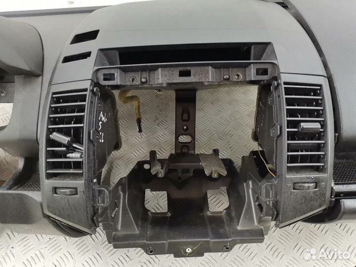 Торпедо (панель передняя) для Mazda 5 CR