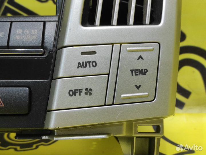 Блок управления климат-контролем Toyota Harrier
