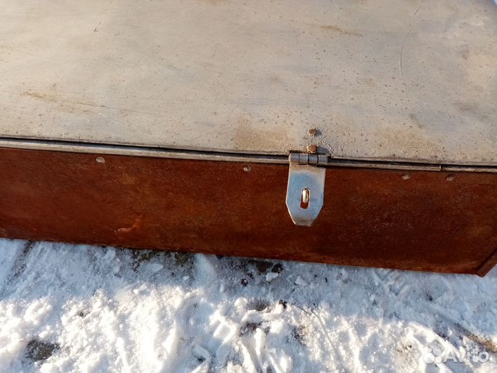 Сейф металлический, надежный,раритетный