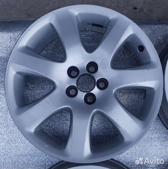 Диски r17 Toyota Avensis оригинал