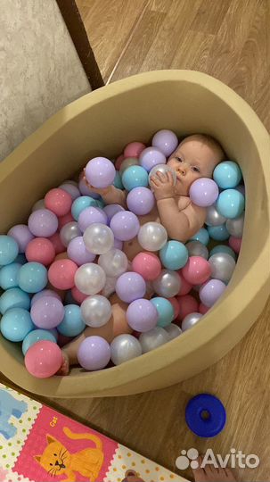 Сухой бассенй с шариками 70см