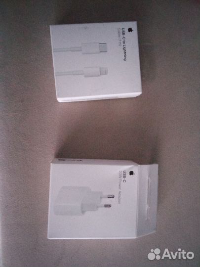 Комплект оригинальной зарядки на iPhone