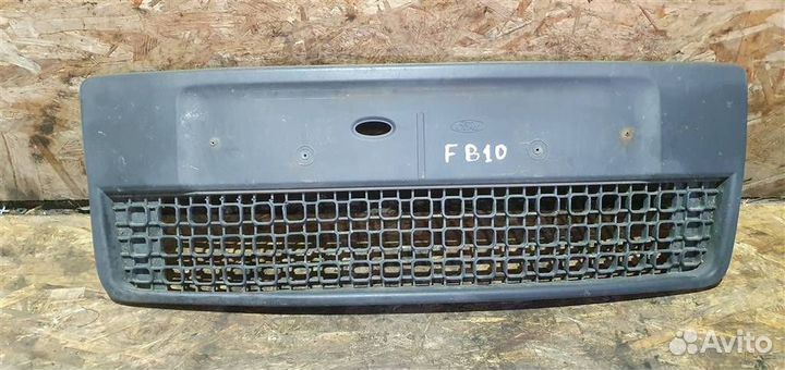 Решетка в бампер центральная Ford Fusion 2002-2012