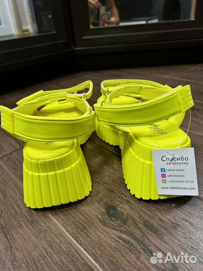 Босоножки на платформе 36