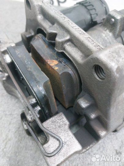 Суппорт задний правый Land Rover Range Rover