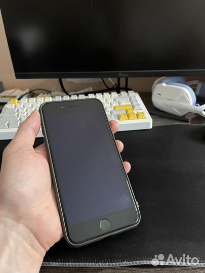 iPhone 8 Plus, 64 ГБ
