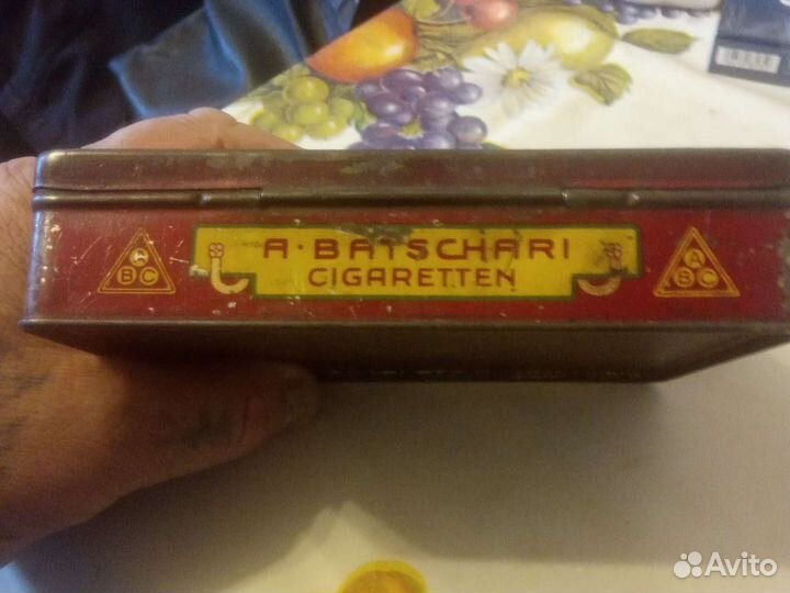 Жестяная коробка из под сигарет