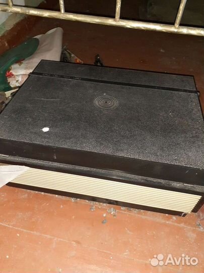 Катушечный магнитофон 