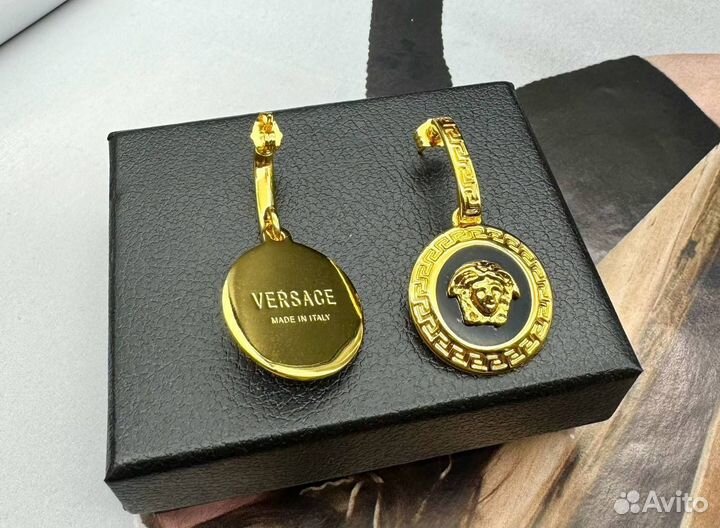 Серьги Versace