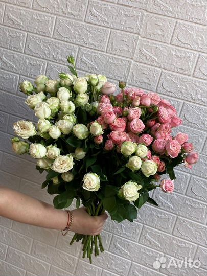 Доставка цветов за 30 минут.Кустовые розы