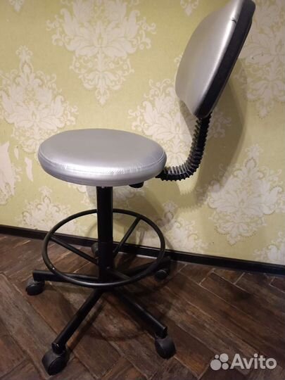 Стул мастера высокий