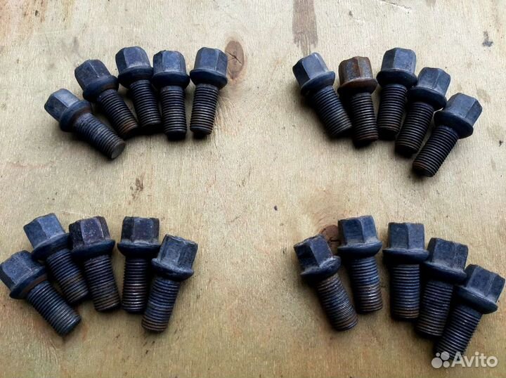 Болт колесный VW