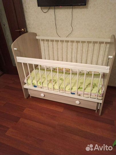 Детская кроватка