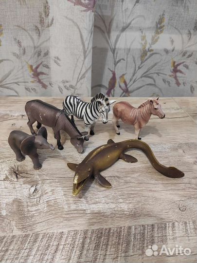 Фигурки животных mojo