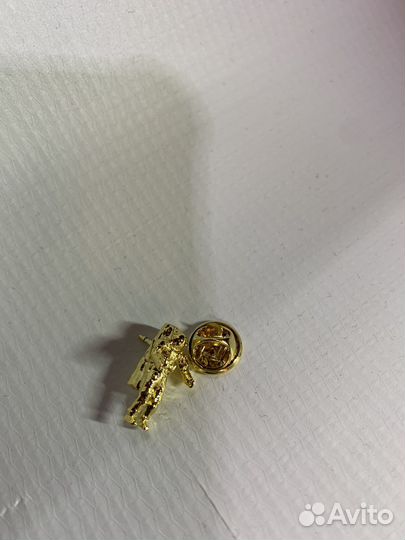 Значок космонавт