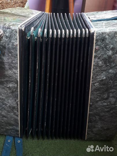 Баян в чемодане и самоучитель 